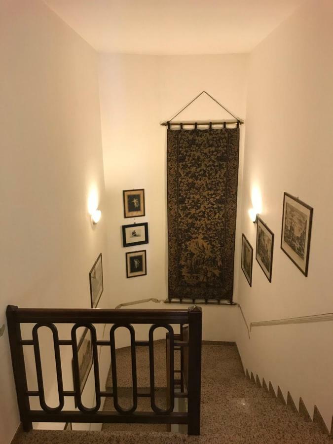 卡图宁住宿加早餐旅馆 蒂拉诺 外观 照片