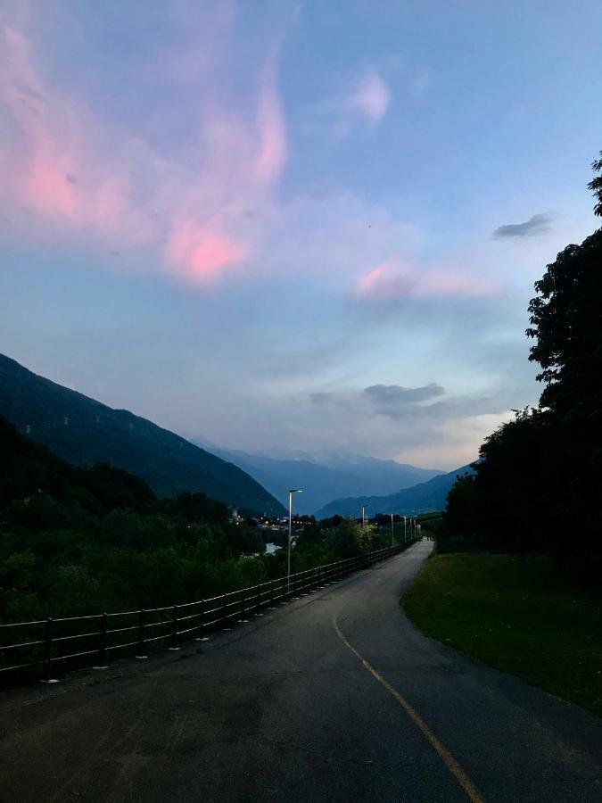 卡图宁住宿加早餐旅馆 蒂拉诺 外观 照片